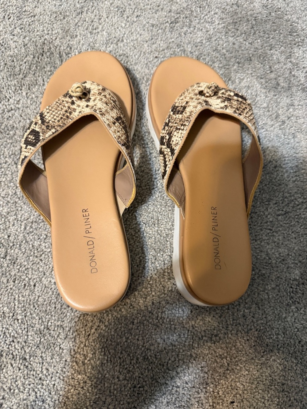Donald J. Pliner Tan Snake-Print Thong Sandals “Laura” Size 8M